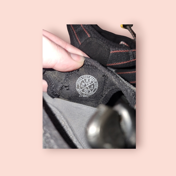 KEEN Womens Newport Sandals Black/Red 8.5 Outdoor Hiking Comfort Active Trail - Picture 5 of 5